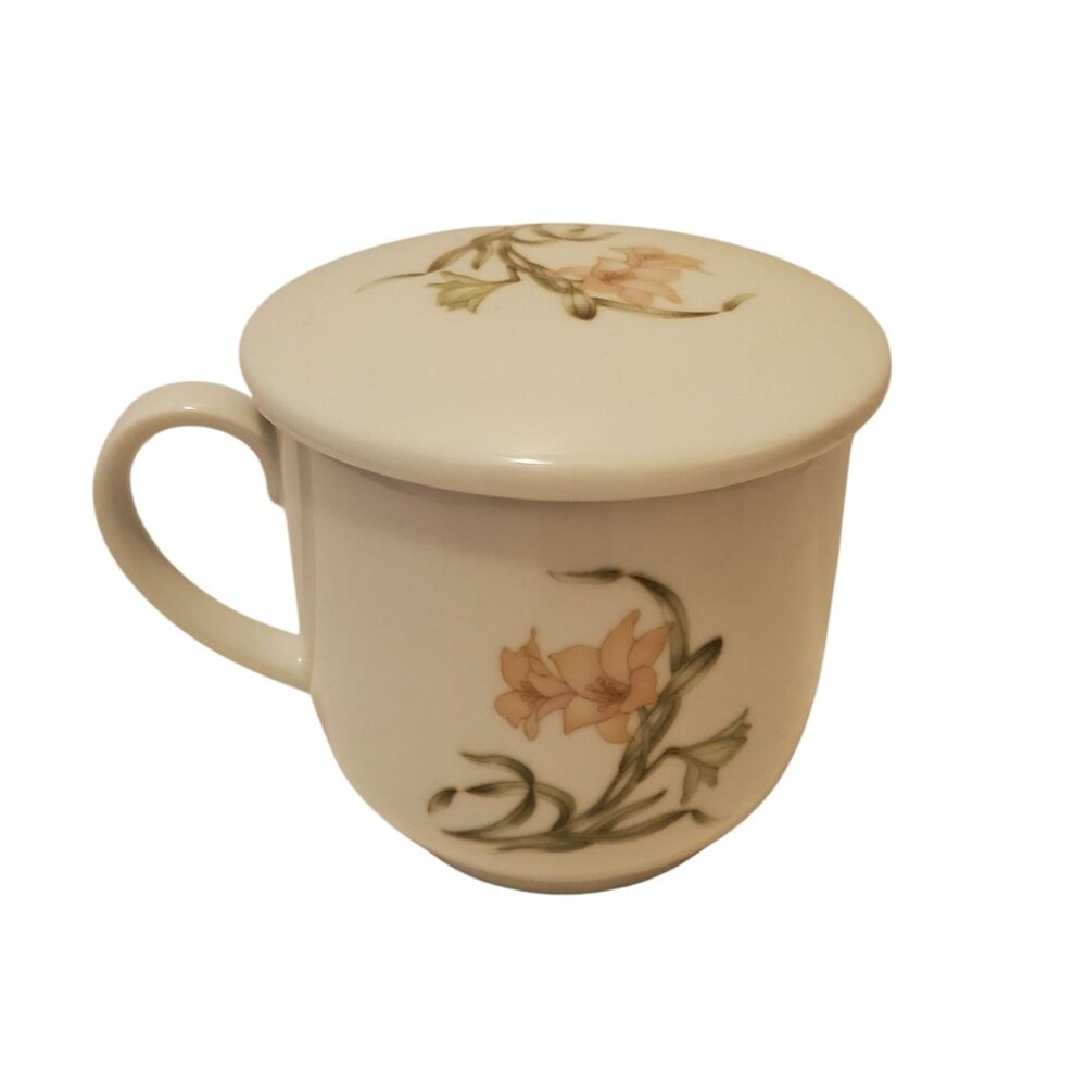 Ceramic Mug With Floral Design and Matching Lid